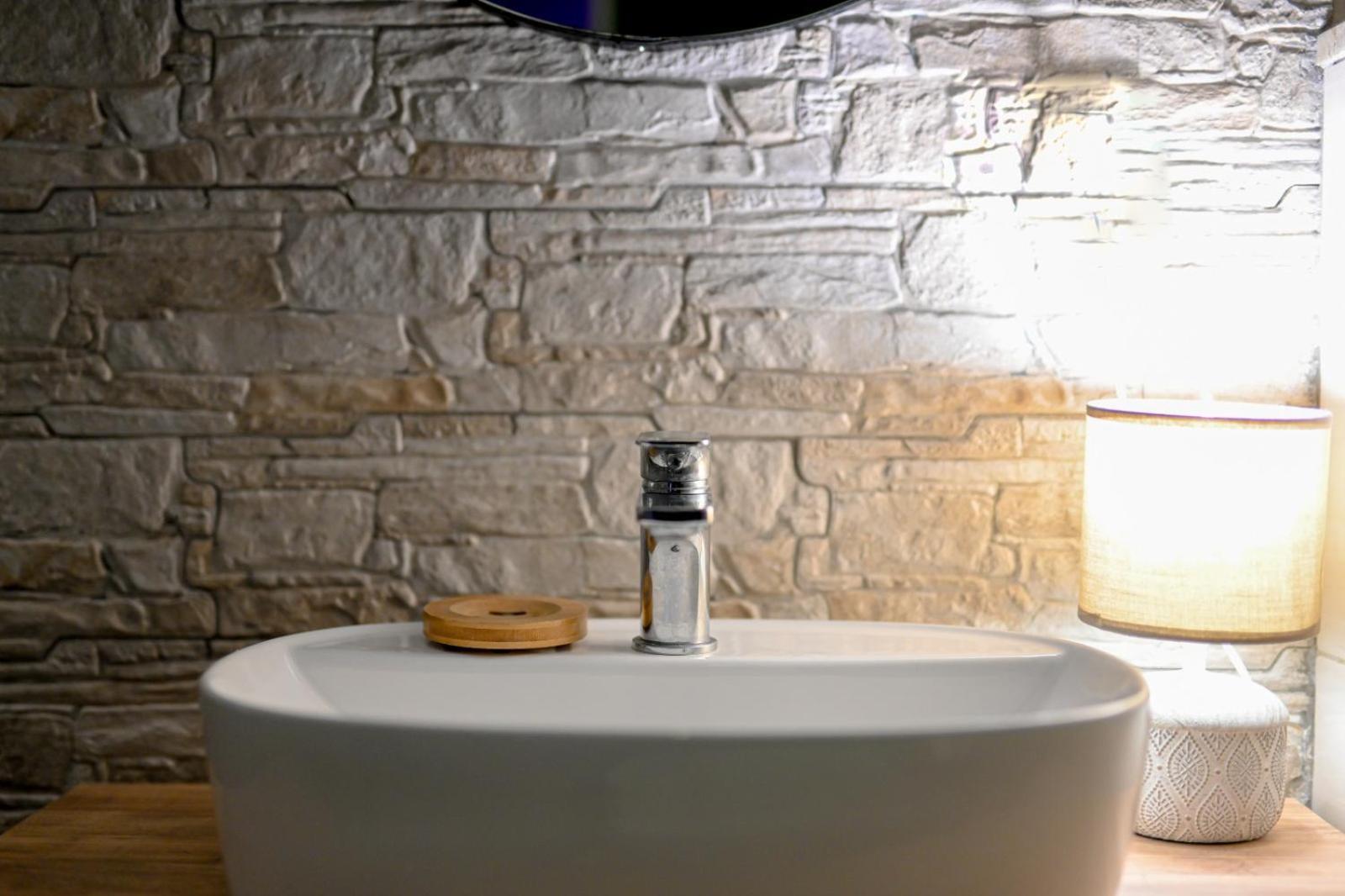 Momenti E Wellness Syracuse